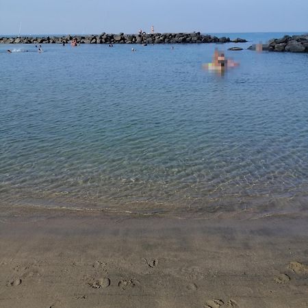 A Few Steps From The Sea Leilighet Fiumicino Eksteriør bilde
